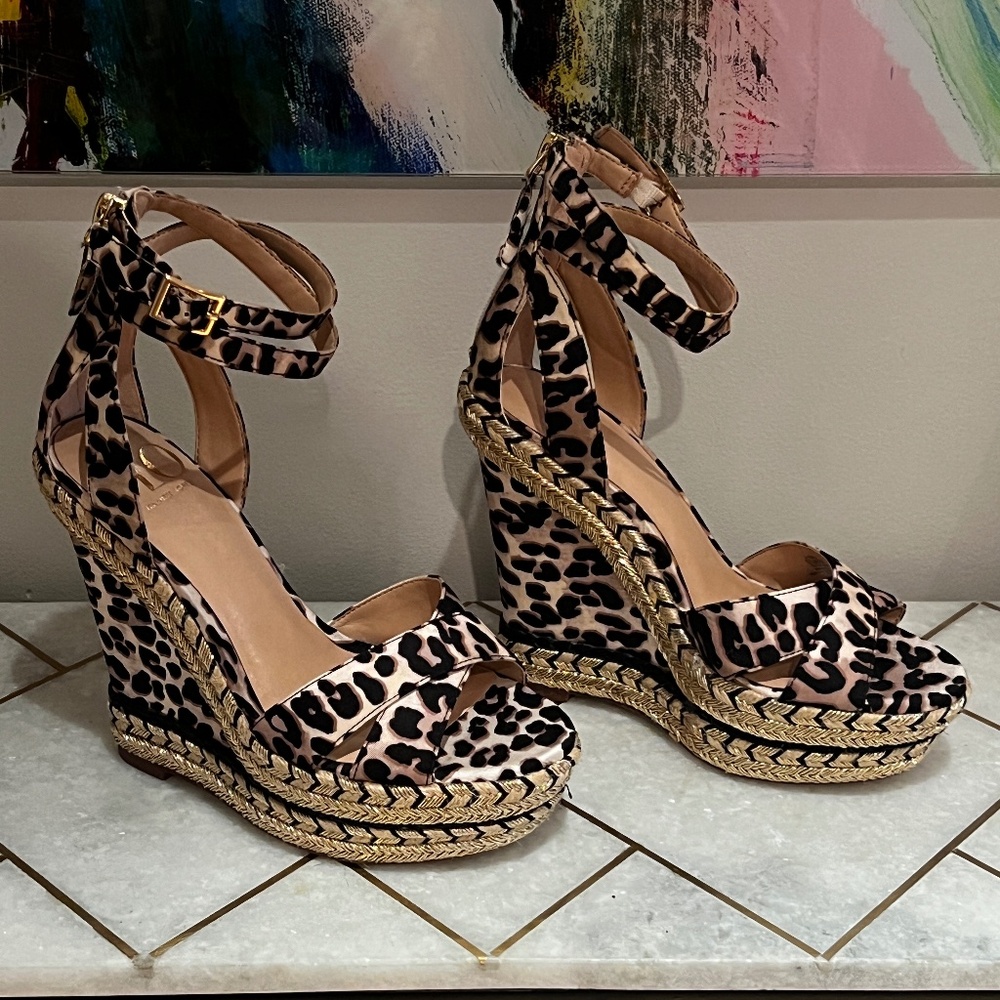 Never Worn! JLO JENNIFER LOPEZ Ondina Espadrille Wedge Sandal-Leopard Print